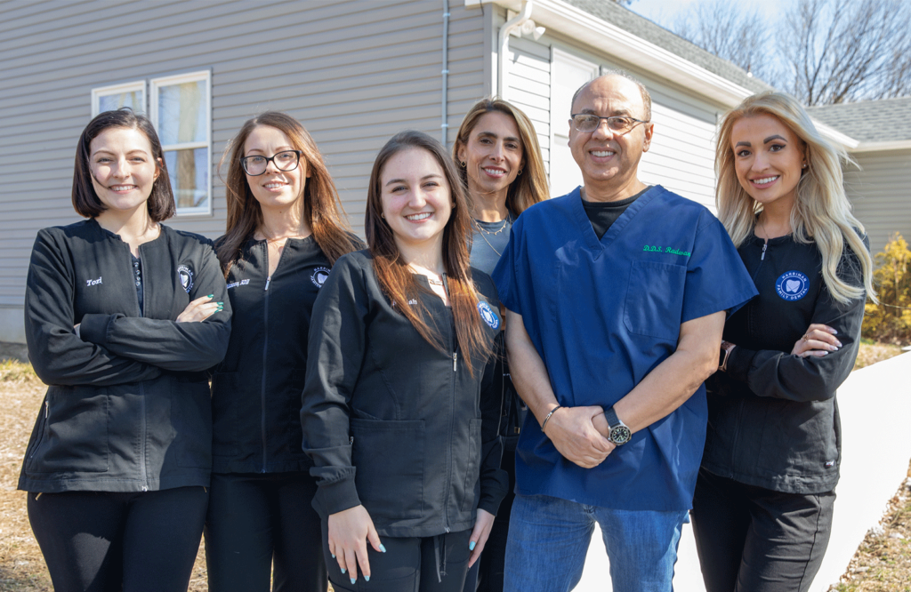 Group photo of the Harriman Family Dental staff.